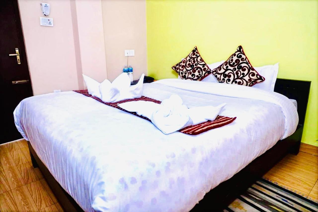 Hotel Donosti פוקהרה מראה חיצוני תמונה